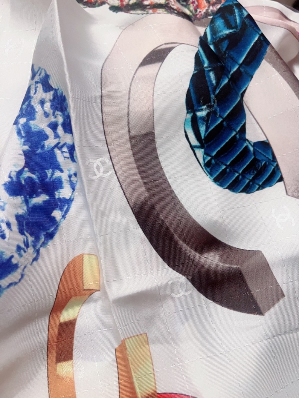 Brand New Chanel scarf shawl - Picture 2 of 9